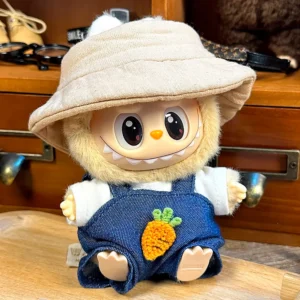 Ropa de Labubu Overol con Zanahoria y Sombrero Beige